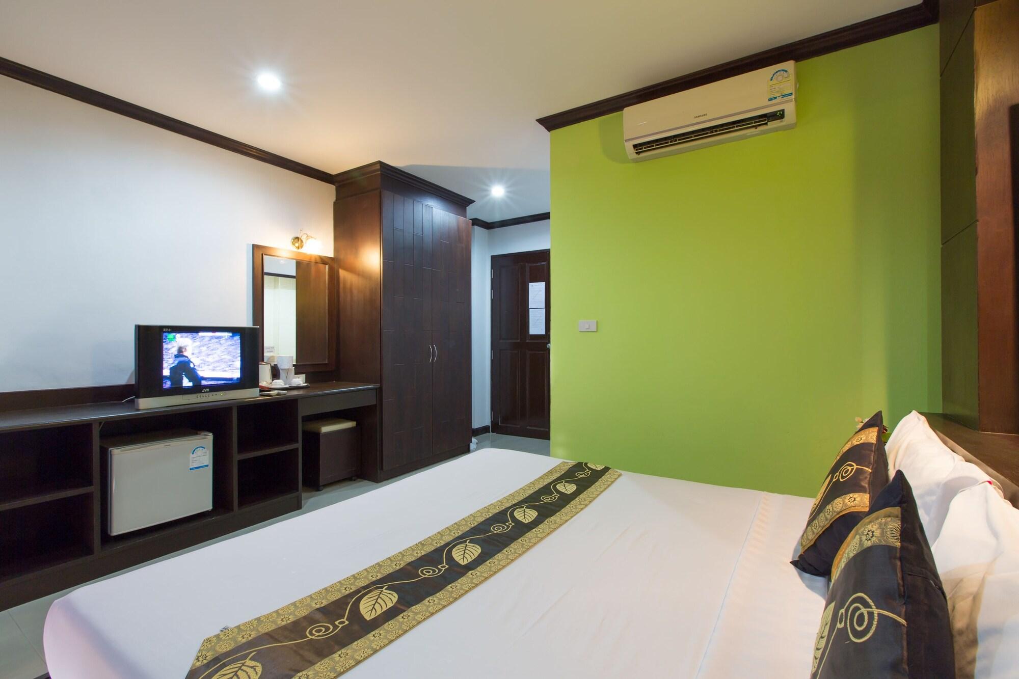 Patong Buri Hotel Exterior photo