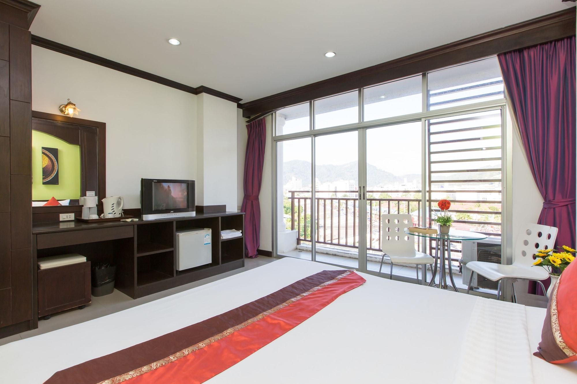 Patong Buri Hotel Exterior photo