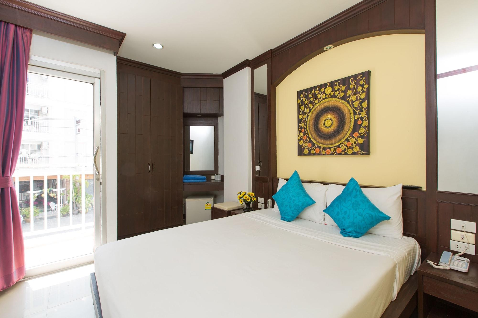 Patong Buri Hotel Exterior photo